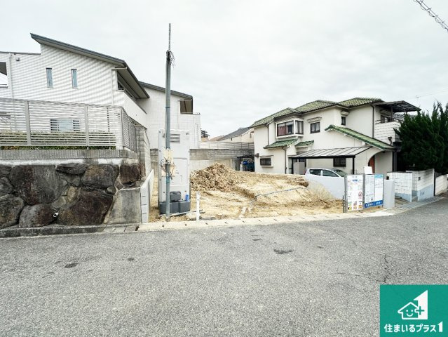 神戸市西区今寺　新築一戸建ての外観|周辺は落ち着いた街並みの住宅地！子育てがしやすい住環境です！まだ未完成ですが、現地でしかわからない事もございます。是非一度ご覧ください。