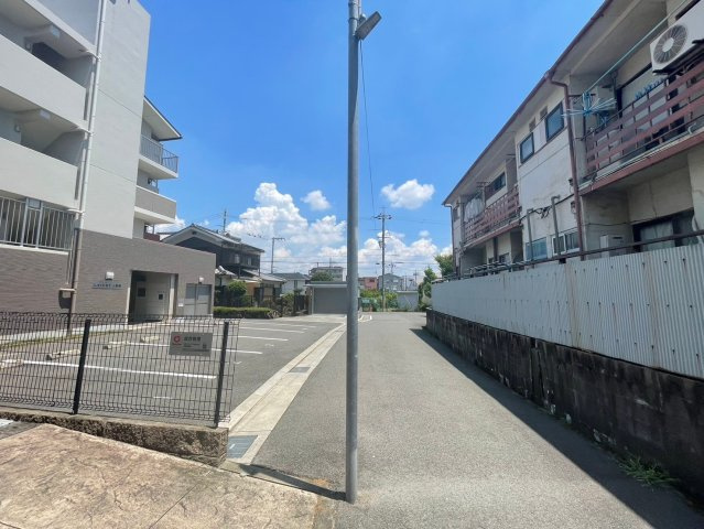 リュエルの駐車場