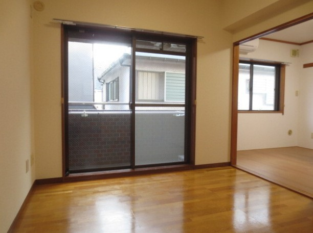 アダチハイム坂上の居間・リビング