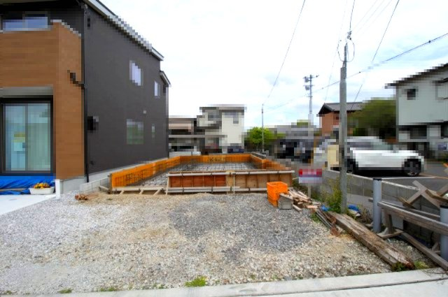 土佐市高岡町乙　新築戸建　東棟（全2区画）の外観|東棟　土地面積　105.14㎡（約31.80坪）
