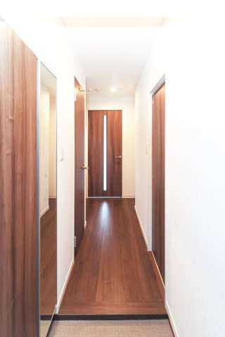 サヴォイラクアティック　10階の玄関|別号室のものです。現状優先になります。