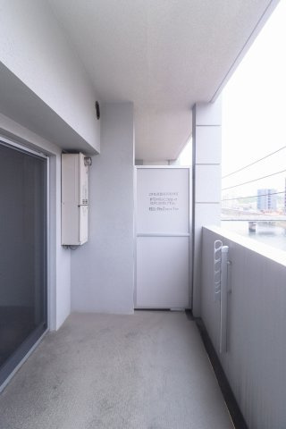 サヴォイラクアティック　10階のバルコニー|別別号室のものです。現状優先になります。