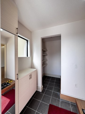 新築戸建　可部東1丁目(No.３／No.４)の玄関