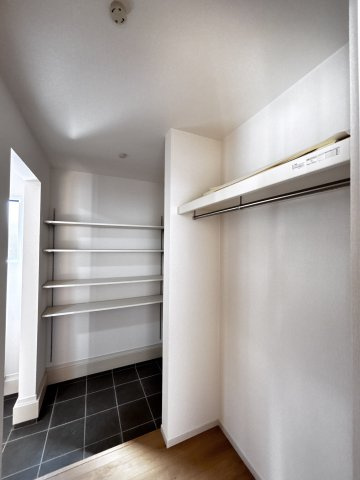 新築戸建　可部東1丁目(No.３／No.４)の収納|シューズインクローゼット+ウォークインクローゼット