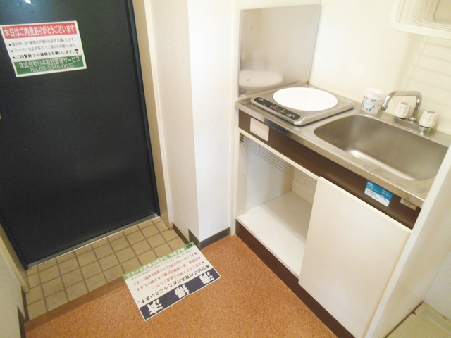 北区浮間２丁目の賃貸マンションの玄関|玄関入ってすぐにのちらのキッチンがございます。