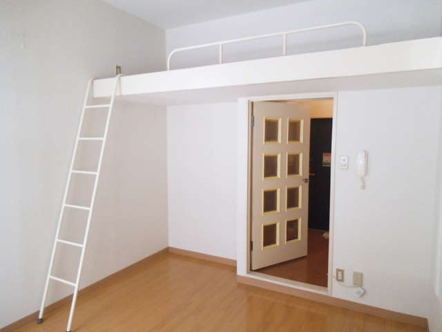 北区浮間２丁目の賃貸マンションの寝室|ロフト付きの明るいお部屋