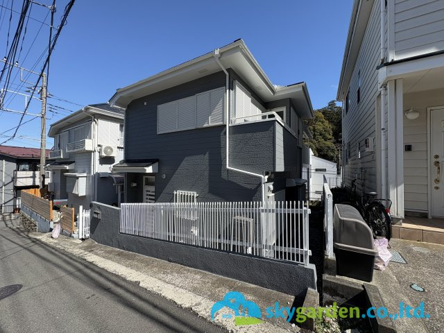 藤沢市片瀬2丁目　一戸建の前面道路含む現地写真|外観です