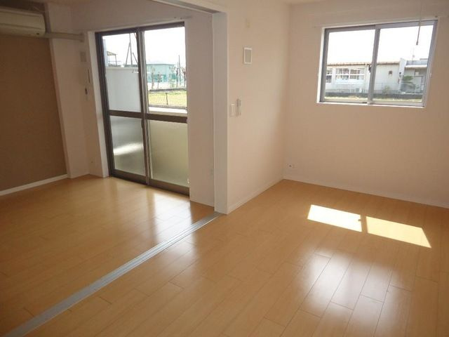 ベレッツァ久米の洋室