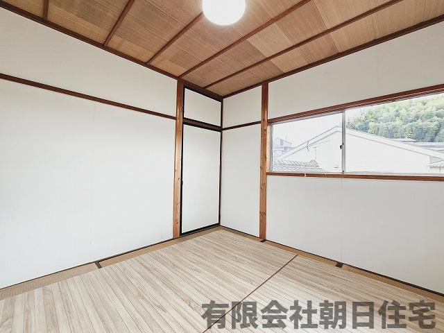 【洋室】 | 古志原2丁目収益戸建 | 収納のある洋室です