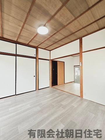 【洋室】 | 古志原2丁目収益戸建 | 1F洋室、収納もあります