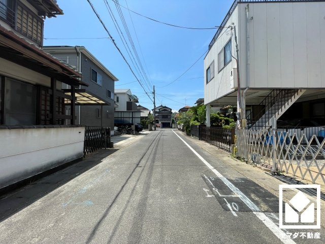 八幡市川口西扇　01期　1号棟の前面道路含む現地写真
