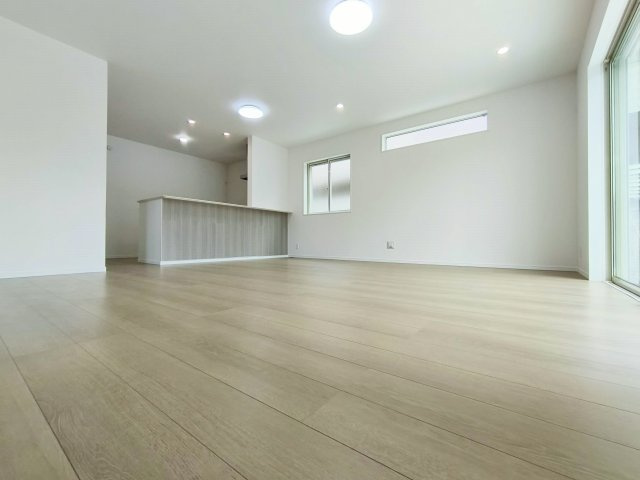 板橋区東新町2丁目 全9棟 E号棟の区画図| 南側約4.0ｍ公道に面した全9棟
陽当り良好です♪♪