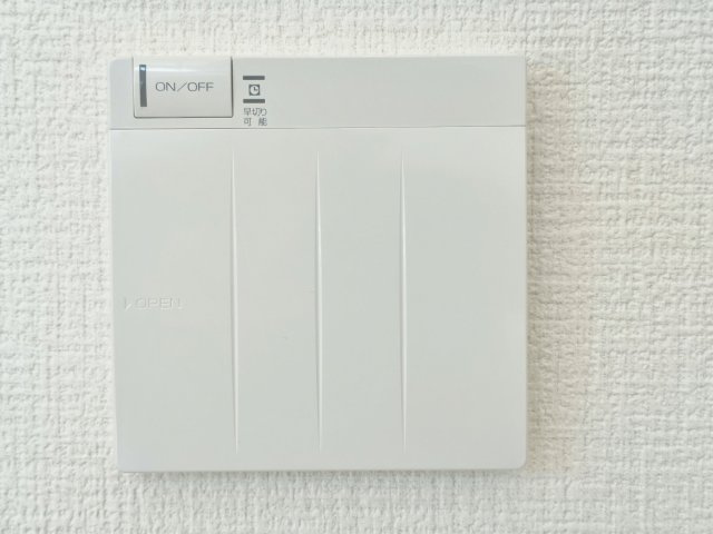 板橋区東新町2丁目 全9棟 D号棟の冷暖房・空調設備|空気を汚さずに足元から暖かい床暖房が標準装備です 小さなお子様にも安心の暖房設備です(D号棟)