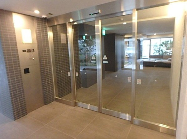 クレヴィスタ亀戸Ⅱのエントランス