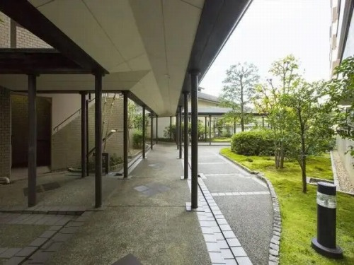 パーク・ハイム宝ヶ池銀杏館の中庭
