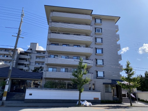 パーク・ハイム宝ヶ池銀杏館の外観