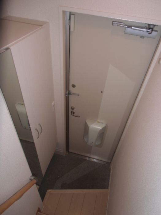 ラコルタ前九年の玄関