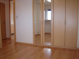 【内装】 | サンフィット | 洋室(姿鏡・照明)