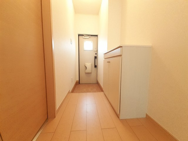 サニークレールB棟の玄関