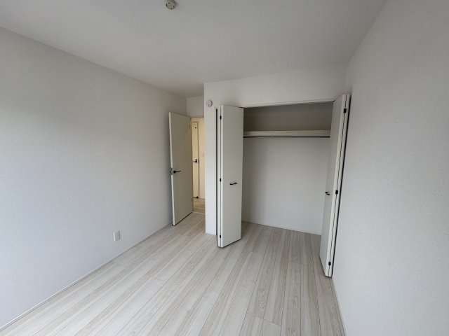 嵐山町志賀　新築一戸建の洋室|2階中央洋室5.25帖