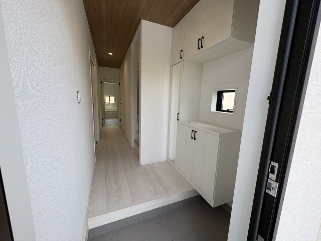 嵐山町志賀　新築一戸建の玄関