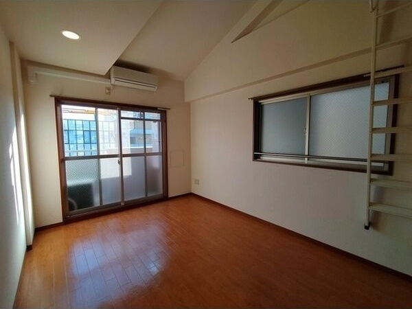 ハイツリルケの居間・リビング