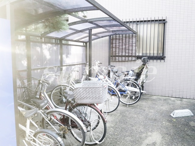 フローラ篠崎のその他共用部分|自転車置き場です。
