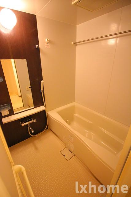 ＵＵＲコート茨木東中条の浴室|日々の疲れを癒すお風呂付です