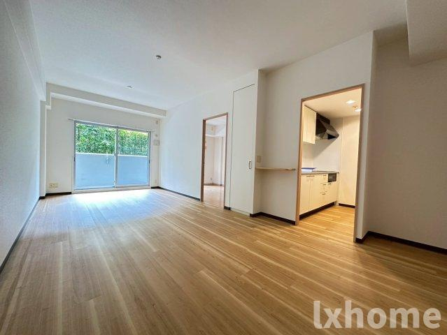 ＵＵＲコート茨木東中条の居間・リビング|ゆったりとしたリビングです