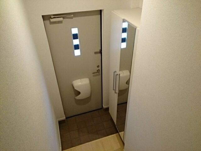 コントレイルの玄関