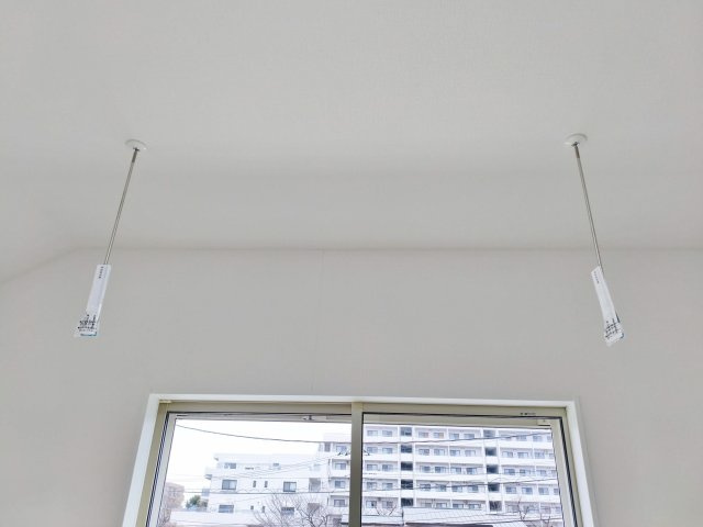 板橋区東新町2丁目 全9棟 I号棟の設備|あると便利な室内干しを完備
雨の日や外に干しずらいものなど室内でも干すことができます♪(I号棟)