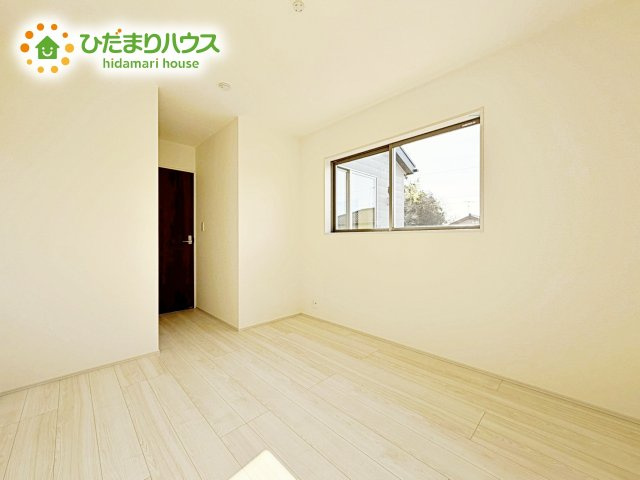 【洋室】 | 小美玉市清風台団地第6　新築戸建 | 室内には収納スペースもあり、衣類や小物類をたっぷり収納可能。お部屋をより広くお使いいただけます。