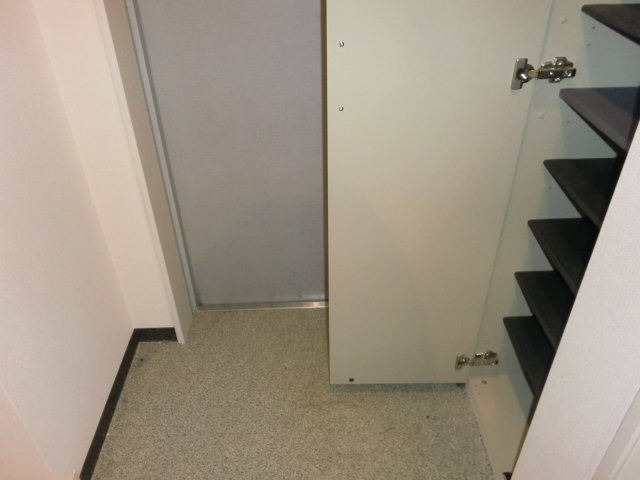 メゾン浅草G2の玄関