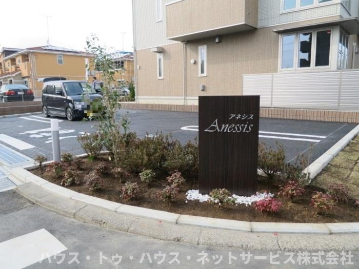 アネシスの駐車場