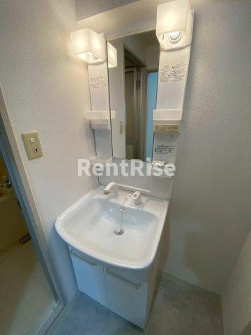 メゾンシャンビラージ多加木の洗面所