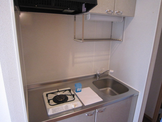 武蔵野市関前４丁目のアパートのキッチン