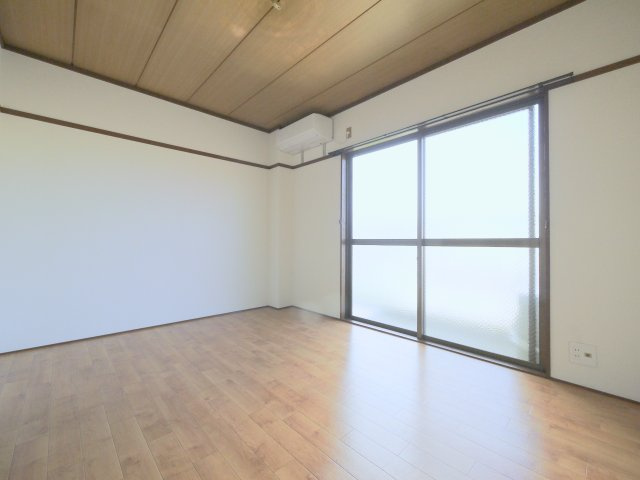 メゾン奥田南の洋室|※写真は別の部屋のものです。