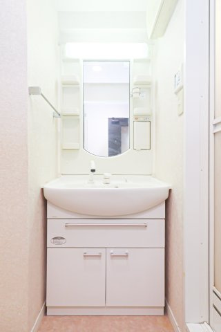 サヴォイグランデス　12階の洗面所|別号室のものになります。現状優先。