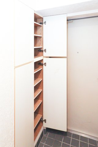 サヴォイグランデス　12階の収納|別号室のものになります。現状優先。