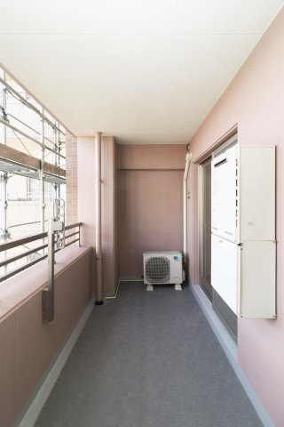 サヴォイグランデス　12階のバルコニー|別号室のものになります。現状優先。