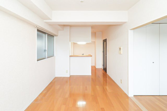 サヴォイグランデス　12階の居間・リビング|別号室のものになります。現状優先。
※出窓はございません。