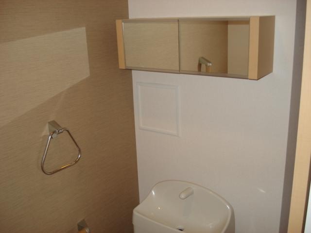 ＥＡＳＴ　ＲＯＣＫ２のトイレ|トイレ収納