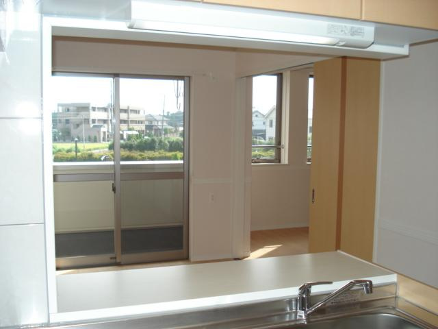 ＥＡＳＴ　ＲＯＣＫ２の居間・リビング|リビング