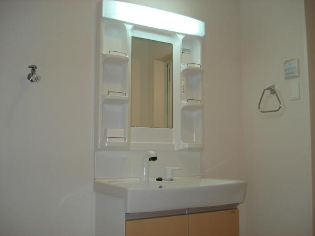 ＥＡＳＴ　ＲＯＣＫ２の洗面所|洗髪洗面化粧台