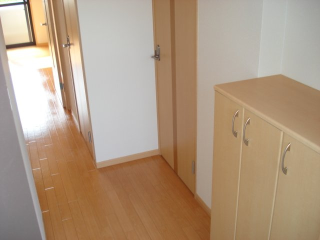 雫の内装|廊下