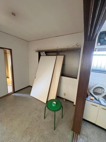 フローライト大正の洋室