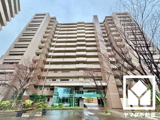 京阪東ローズタウン・ファインガーデンあゆみケ丘Ｂ棟の外観