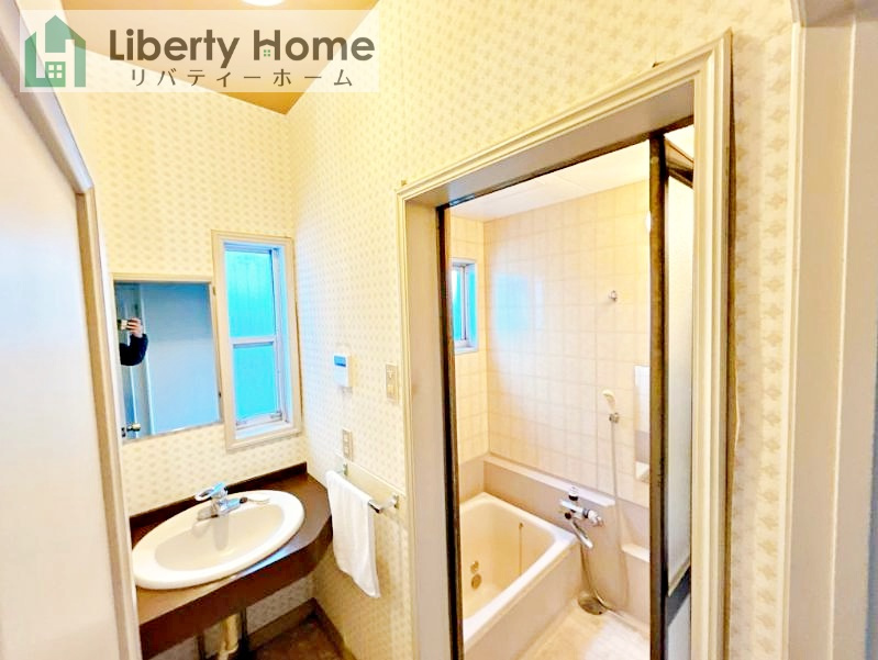 龍ケ崎市松葉1丁目　中古戸建の独立洗面台