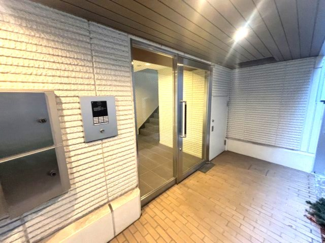 セゾン・ド・オカモトのエントランス