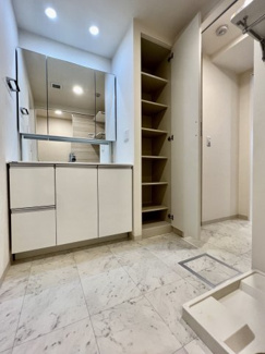 【独立洗面台】 | ウェルホームズ靭公園 | ゆったりとした洗面脱衣所！